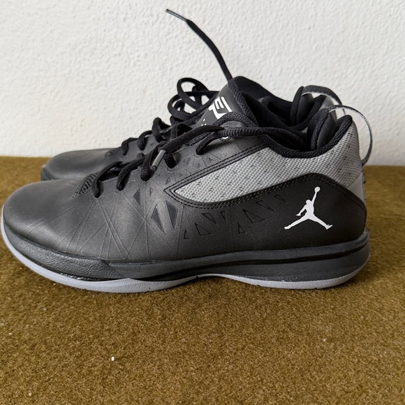 Air Jordan CP3.V Black Sneakers Size 7Y - Picture 3 of 8